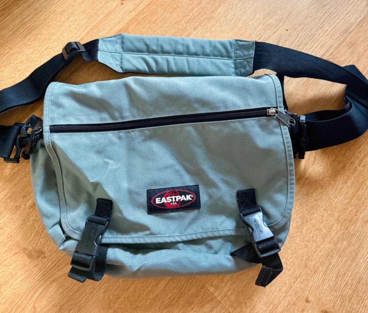 Sac à bandoulière Eastpak, Enlèvement, Comme neuf, Sac à bandoulière