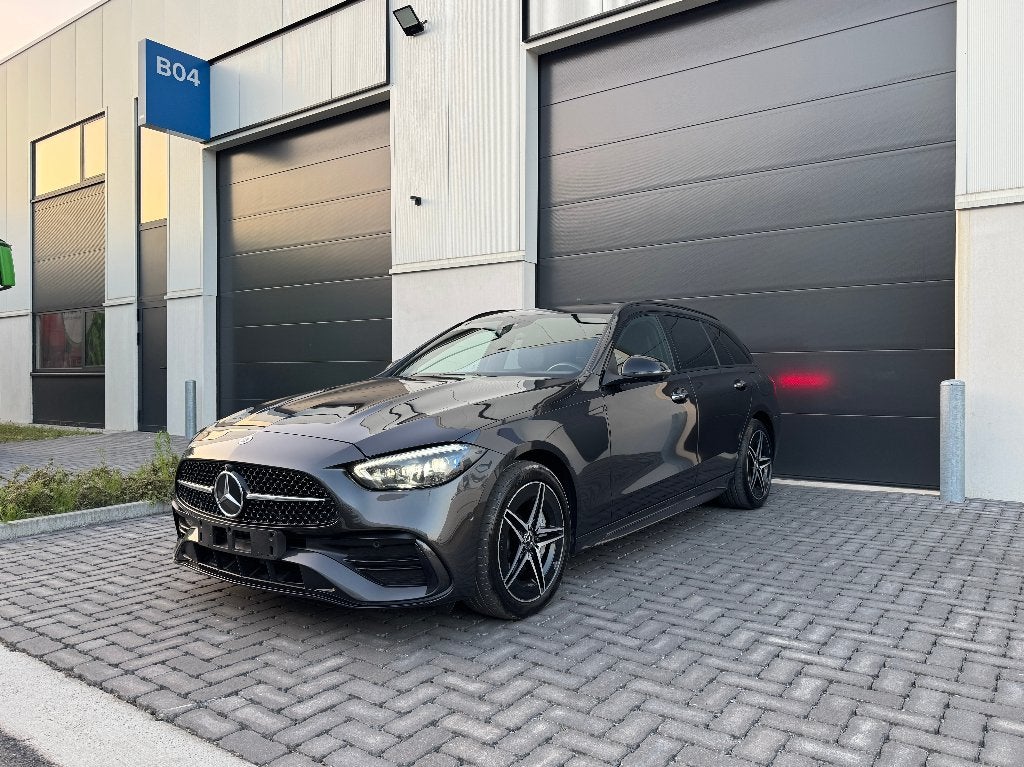 MERCEDES-BENZ C300e AMG LED/360/KEYLESS/TREKHAAK//GARANTIE, Auto's, Mercedes-Benz, Automaat, Achterwielaandrijving, Parkeerassistent