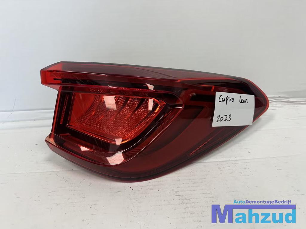 CUPRA LEON SPORTSTOURER Rechts buiten achterlicht 5FA945208C, Gebruikt, Autovia A-2, Km 585 585
08760  Martorell, ES, SEAT S.A.