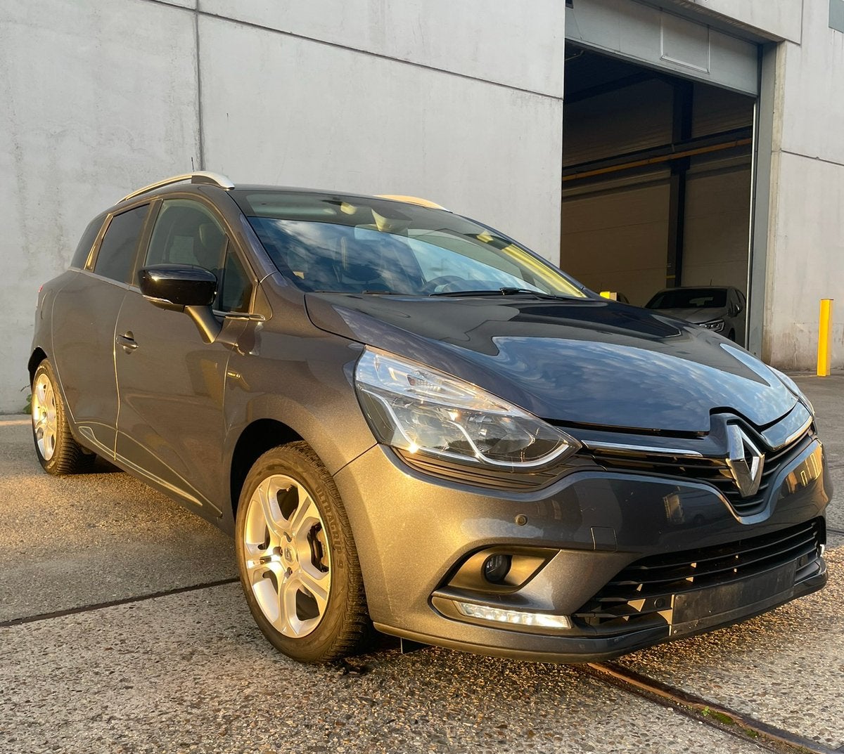 Renault Clio IV, Auto's, Voorwielaandrijving, 898 cc, Stof, Overige kleuren