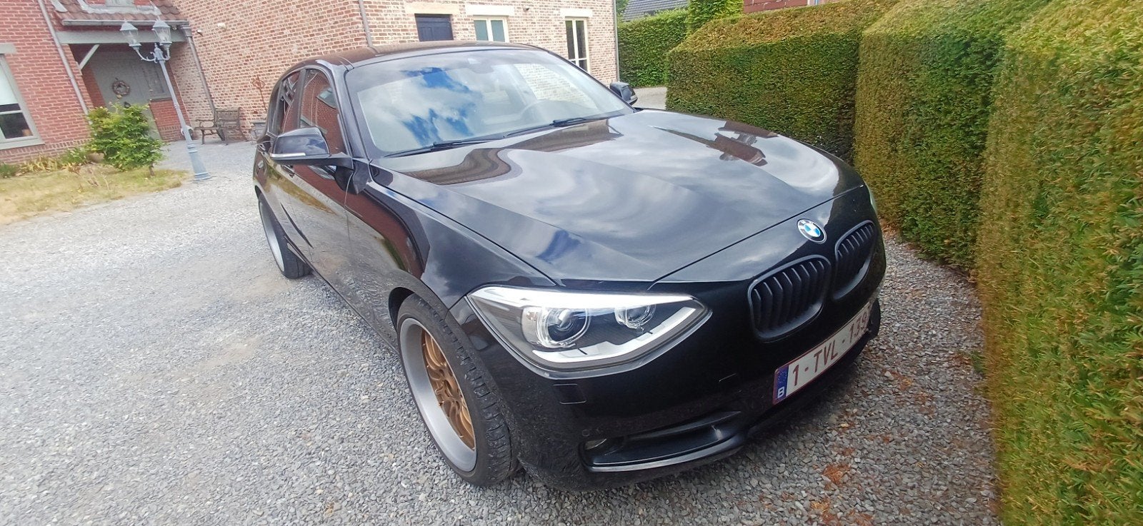 BMW 118D sport-line 123000km 2014, Autos, BMW, Particulier, Série 1, Jantes en alliage léger, Diesel, Boîte manuelle, Noir, Noir