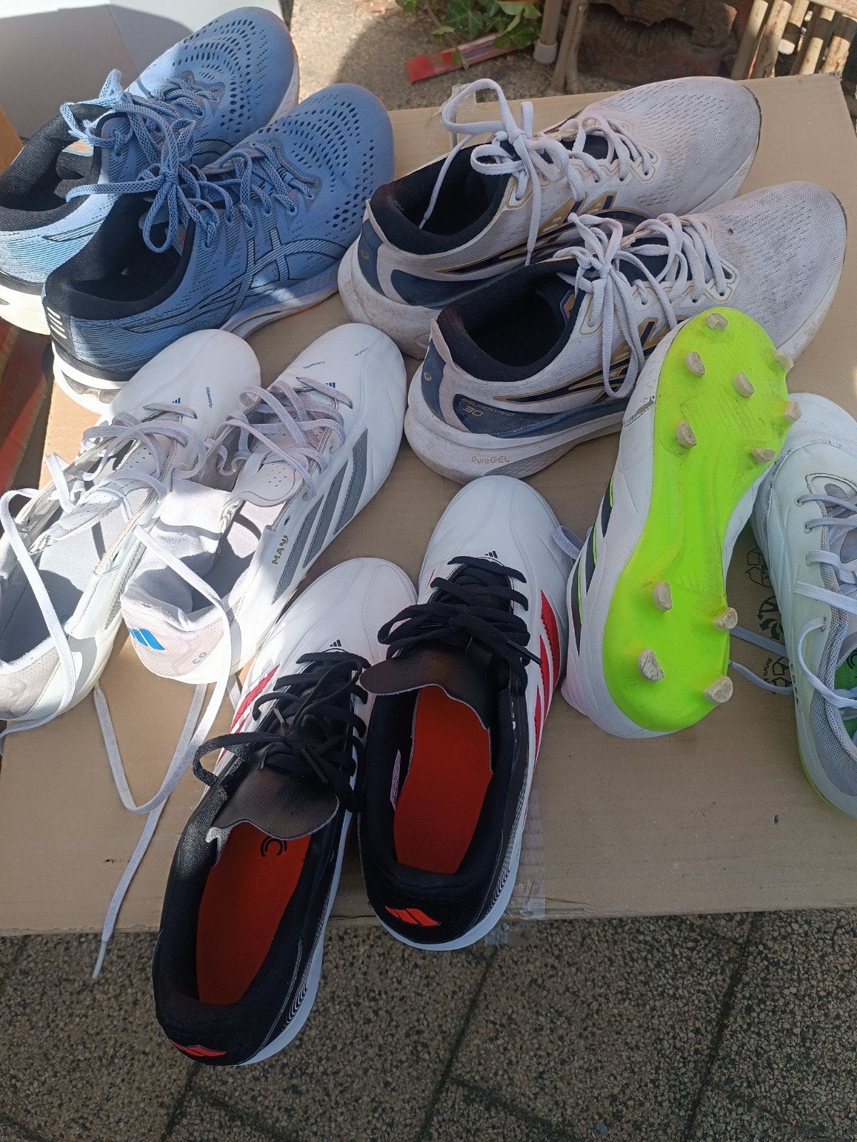 voulait beaucoup de chaussures de sport et de football d'occ, Enlèvement