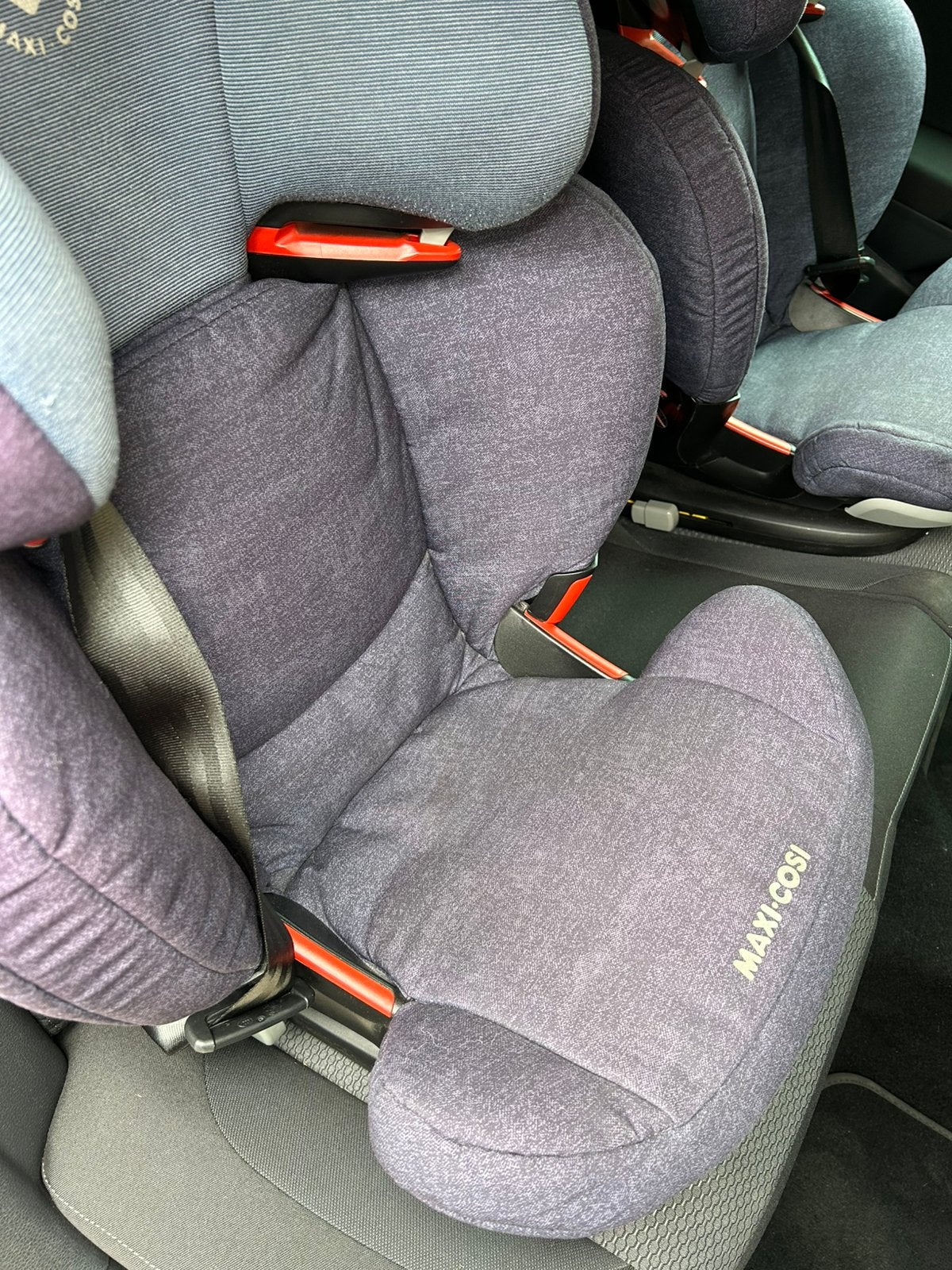 Maxi cosi te koop 2 stuks ( ook apart verkrijgbaar), Ophalen, Zo goed als nieuw