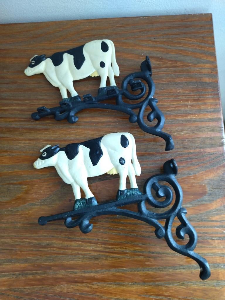 Paire d’équerres vintage en fonte à motif vaches, Enlèvement ou Envoi