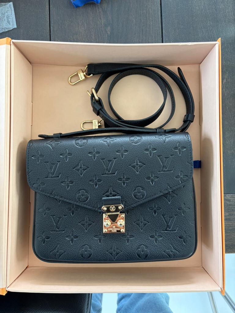 Louis Vuitton Pochette Métis, Enlèvement ou Envoi, Comme neuf, Noir, Sac à main