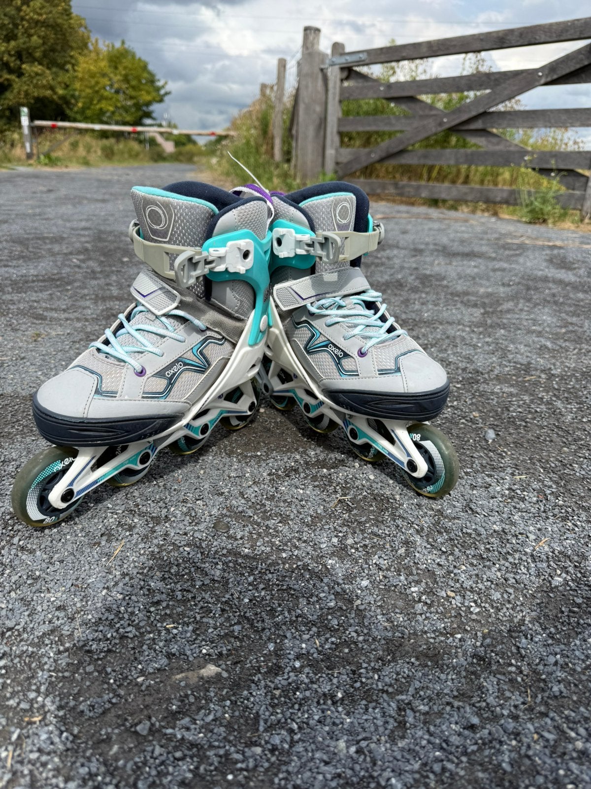 Skates gijs/blauw, Sport en Fitness, Overige merken, Dames, Verstelbaar, Ophalen of Verzenden