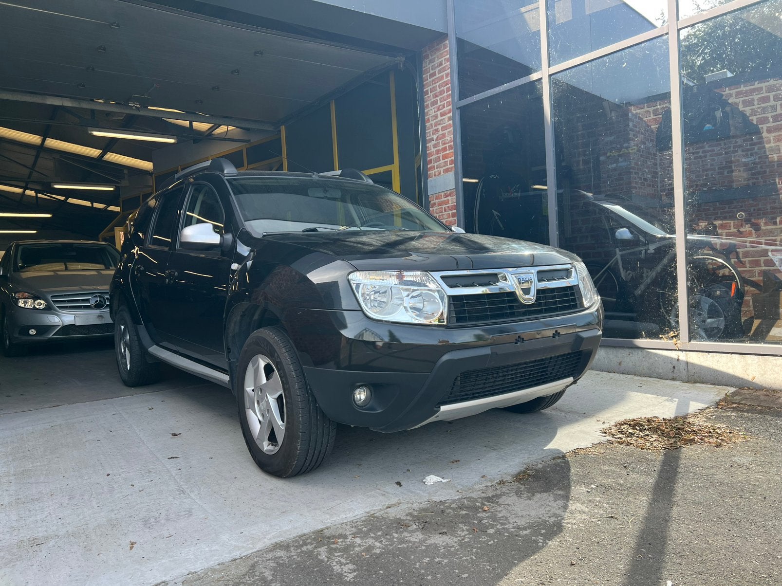 Dacia duster 1.6 benzine 130000 km !!!, Autos, Entreprise, Duster, Entretenue par le concessionnaire, 5 places