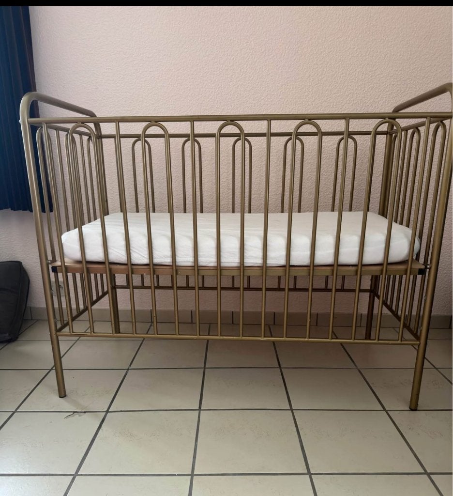 Babybed Royal Gold 60x120, Kinderen en Baby's, Babywiegjes en Ledikanten, Ophalen, Gebruikt, Ledikant