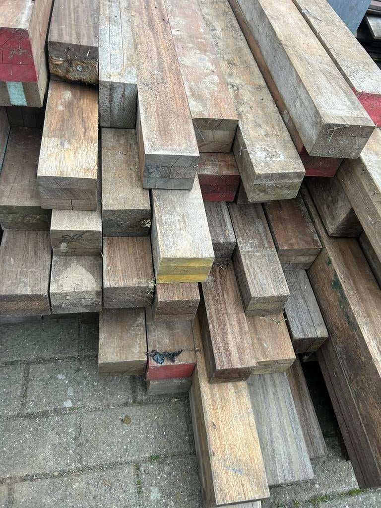 Lot hardhout balken verschillende lengte   Vanaf 5€ stuks, Tuin en Terras, Ophalen, Zo goed als nieuw, Balken, Hardhout