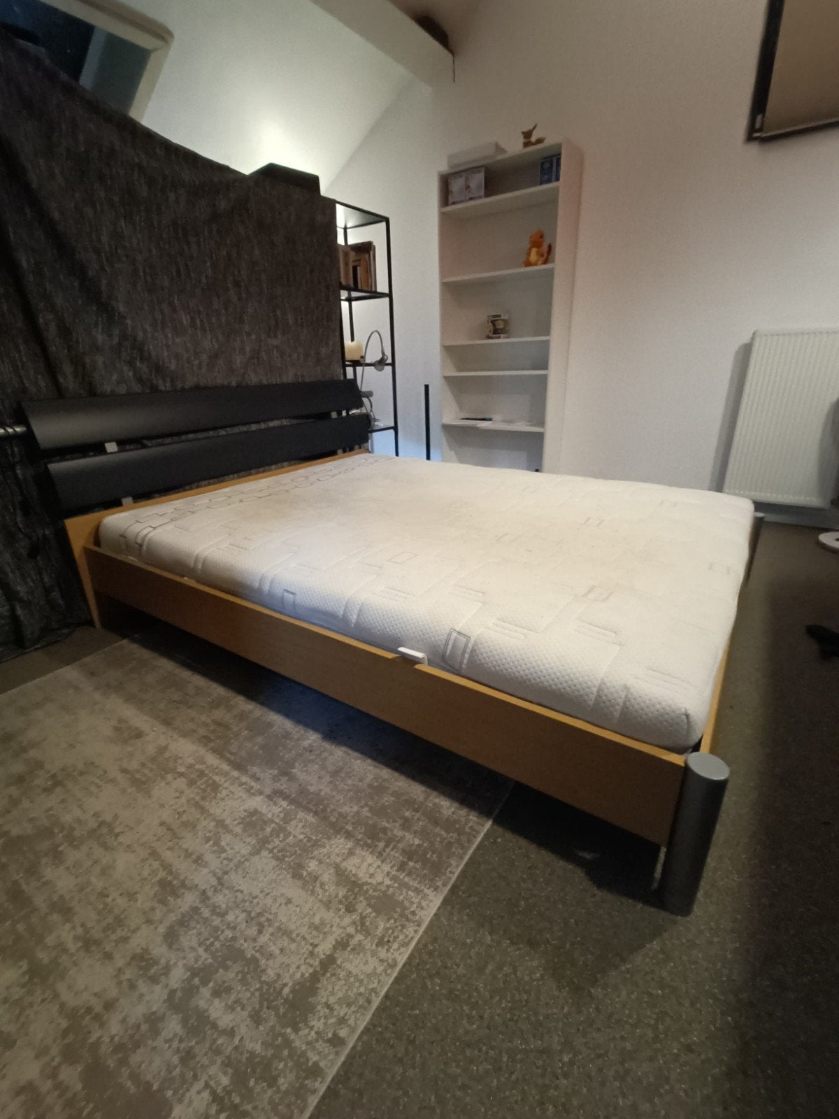 Gratis bed, zonder matras, Enlèvement