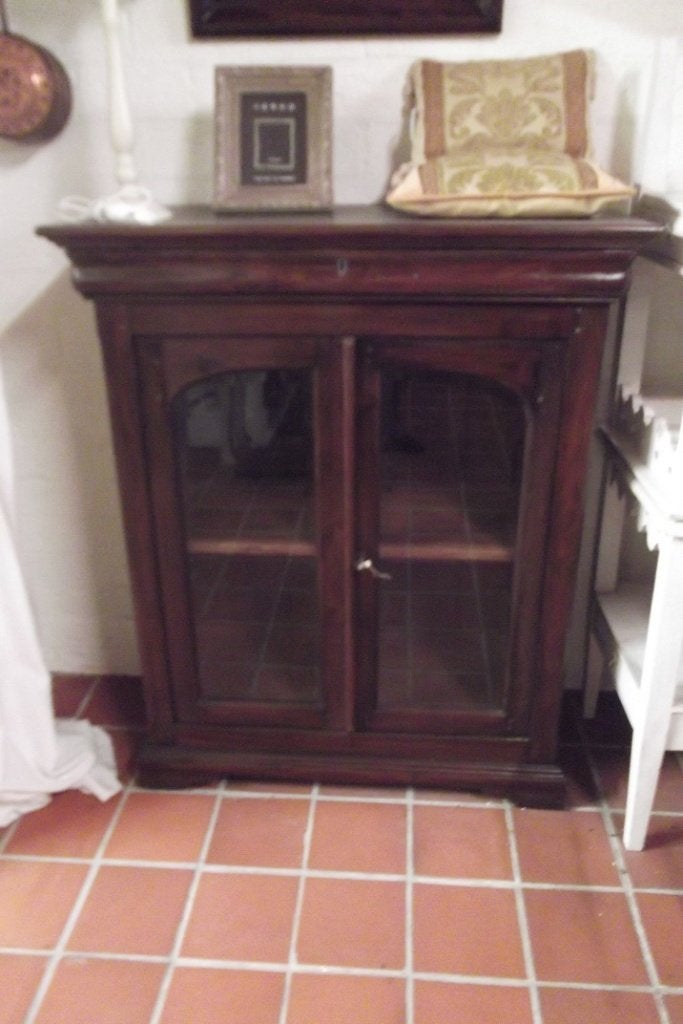 NIEUWE unieke massief teakhouten vitrine kast Louis Philippe, Huis en Inrichting, Ophalen, 100 tot 150 cm, 50 tot 100 cm, Teakhout