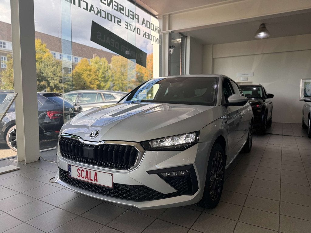 Skoda Scala 1.0 TSI Selection, Autos, Neuf, Euro 6, Entreprise, Boîte manuelle