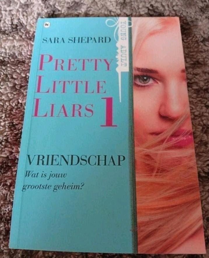 Pretty Little Liars 1&2, Boeken, Ophalen, Zo goed als nieuw, Sara Shepard