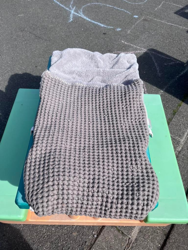 Koeka voetenzak warm grijs, Kinderen en Baby's, Ophalen, Zo goed als nieuw