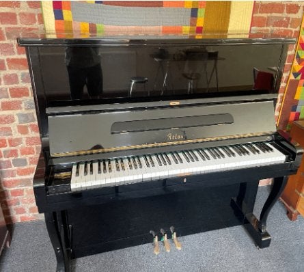 Piano mural ATLAS A22H, Musique & Instruments, Brillant, Comme neuf, Enlèvement, Piano