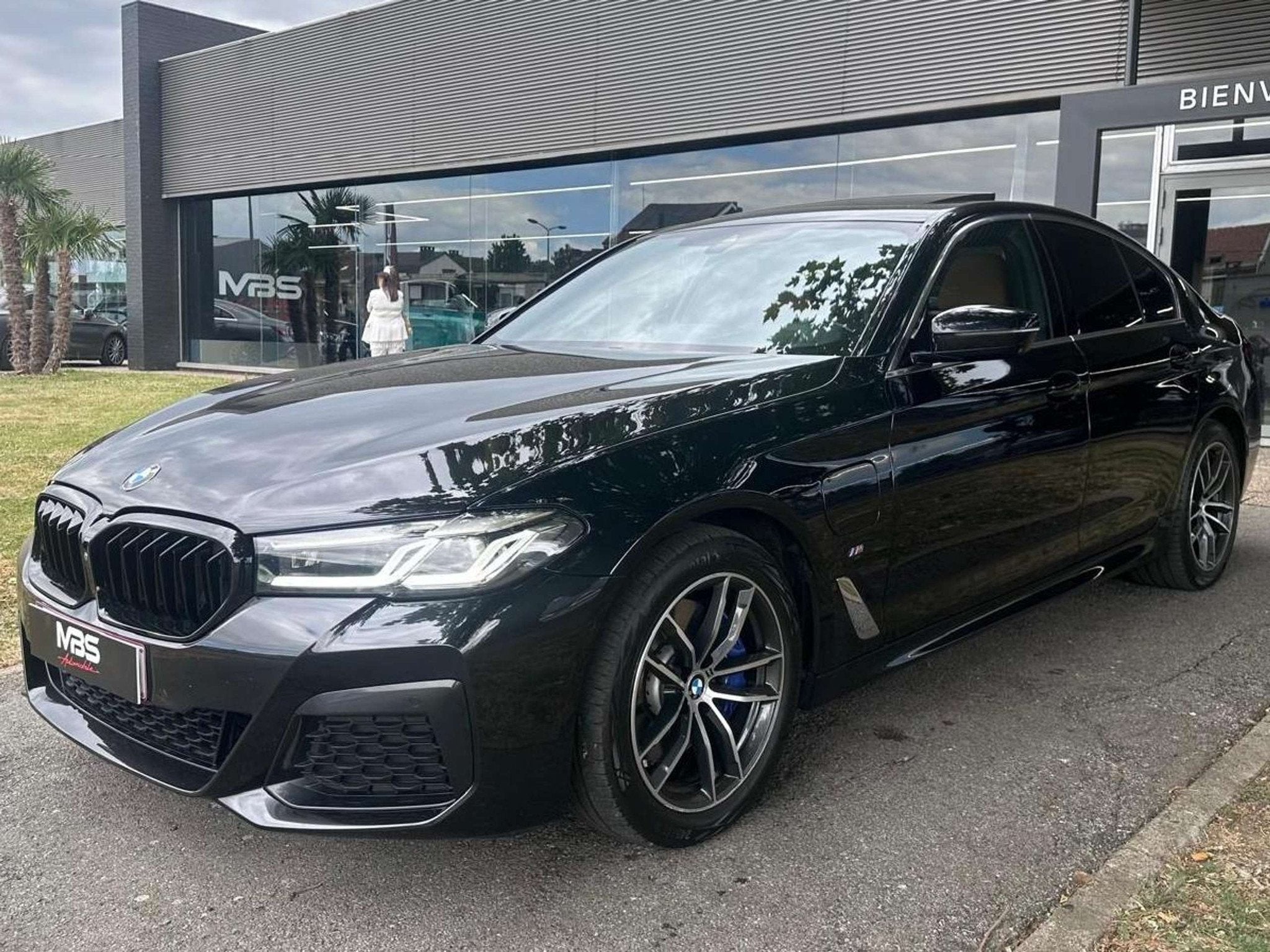 BMW 5 Serie 530 *E PACK M * LED* CAMERA* TOIT OUVRANT* RADAR, Autos, Cuir, Entreprise, Alarme, Noir