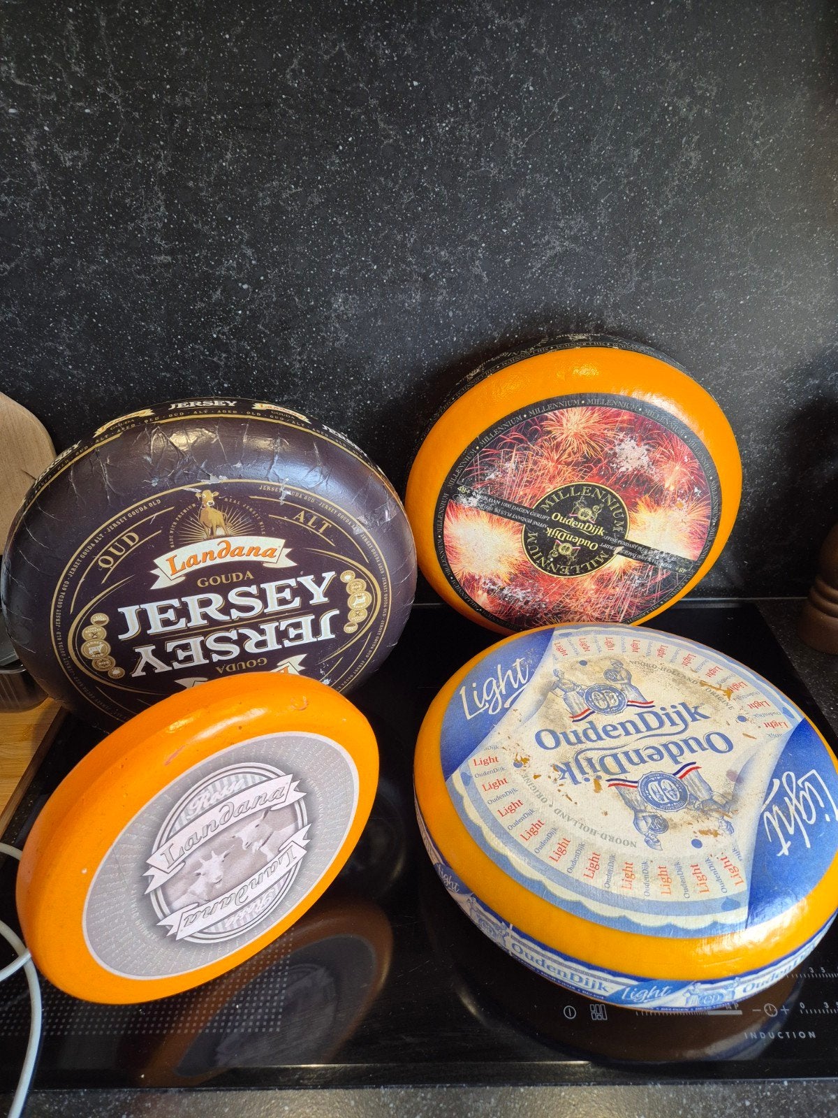 4 boules de fromage décoratives, Enlèvement