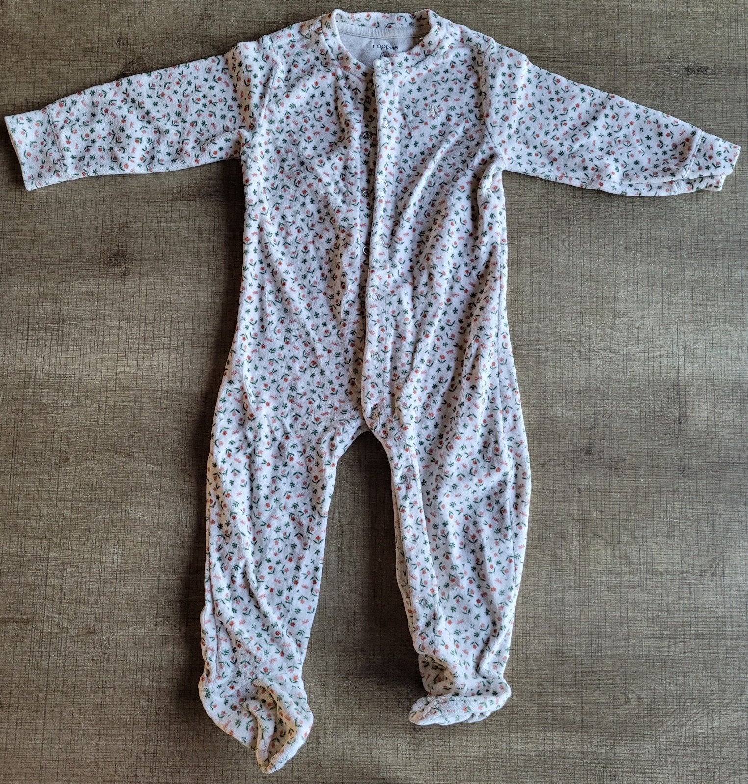 Noppies: bloemetjes pyjama met voetjes, Nacht- of Onderkleding, Meisje, Ophalen of Verzenden, Zo goed als nieuw