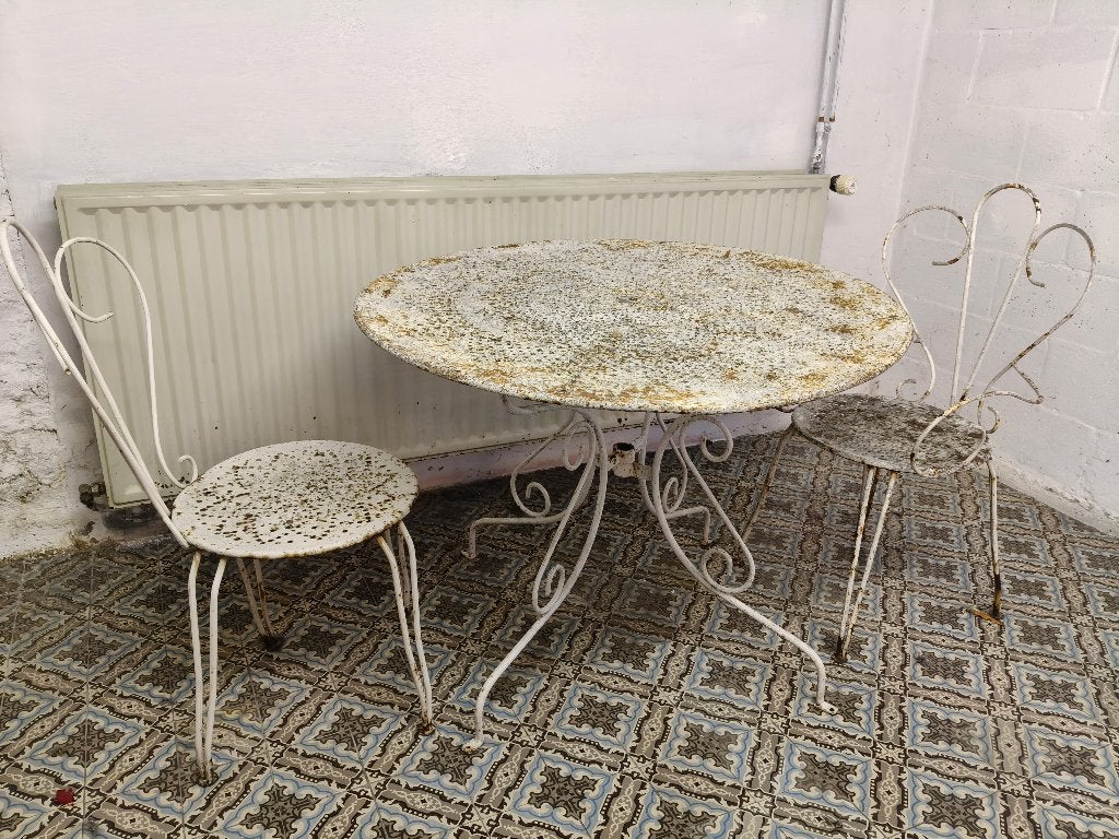Table + 2 chaises anciennes à fer forgé, Enlèvement, Utilisé, Autres matériaux, Empilable