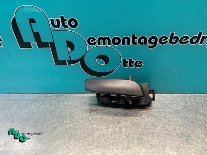 Portiergreep 2Deurs links van een Peugeot Bipper (Bipper 08-, Gebruikt, -, -, Ophalen of Verzenden