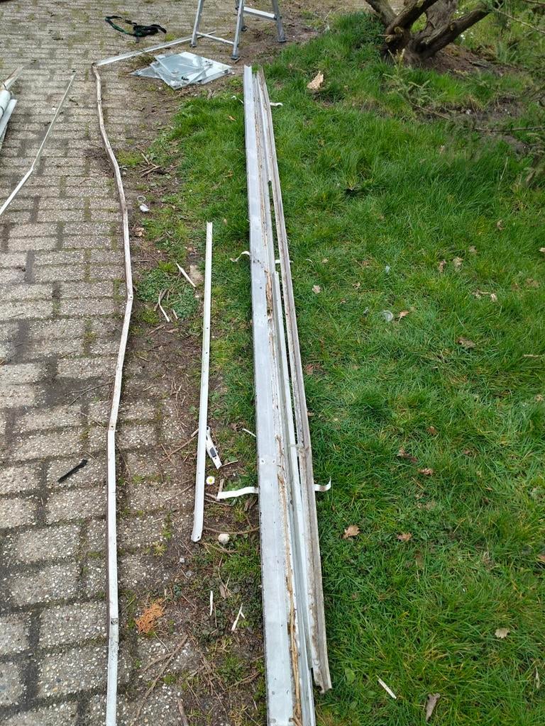 3.5m op 2.5m niet gewassen met silicon resten., Enlèvement