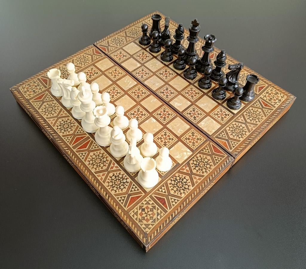 Schaakspel ingelegd hout/parelmoer bord., Antiek en Kunst, Ophalen