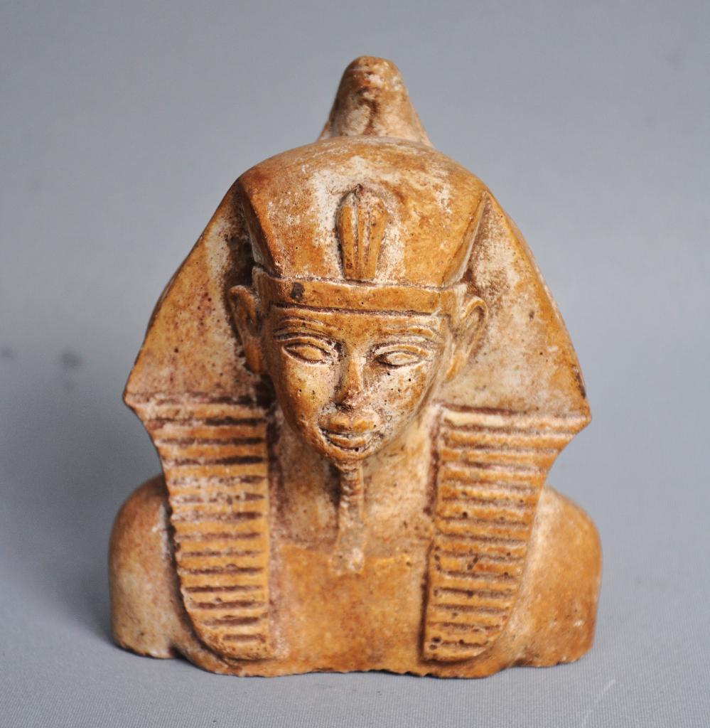 Buste en pierre d'un pharaon égyptien - Égypte, Enlèvement ou Envoi