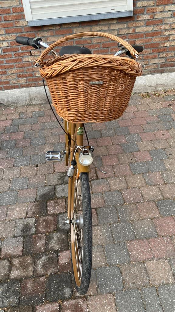 Mooie zweedse Knonan fiets met rieten mand, Fietsen en Brommers, Ophalen, Terugtraprem, Versnellingen, 53 tot 56 cm