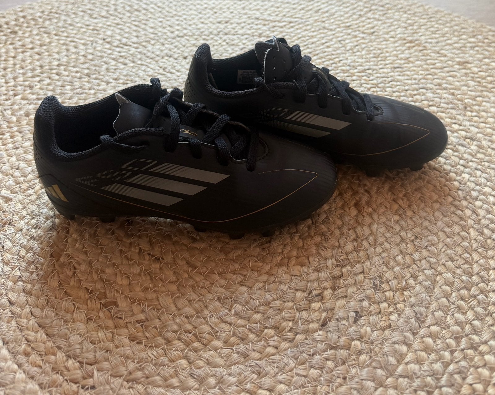 Adidas zwarte voetbalschoenen maat 31,5, Enlèvement, Comme neuf