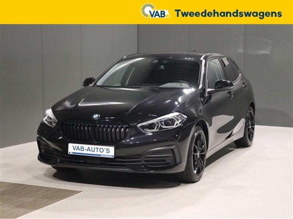BMW 118   ADVANTAGE Nav Carplay Full led, 100 kW, 1 Reeks, Zwart, 136 pk