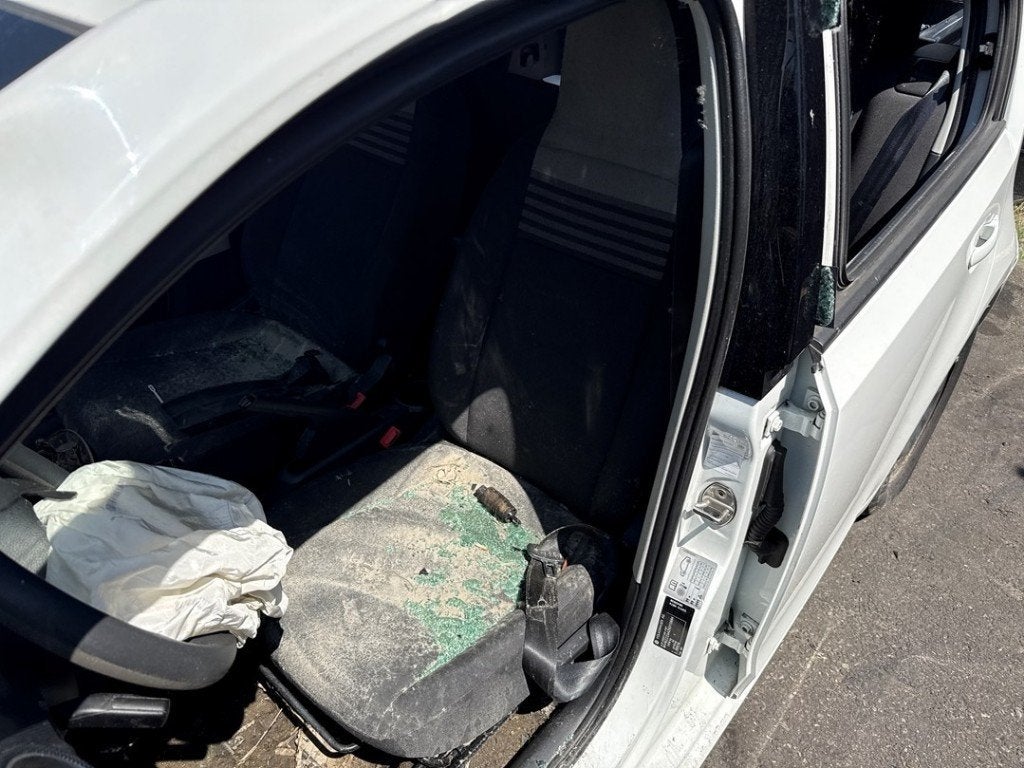 STOEL LINKS VOOR Volkswagen Up! (121) (01-2011/11-2023), Auto-onderdelen, Gebruikt, Volkswagen, Volkswagen AG, Kundenbetreuung@volkswagen.de