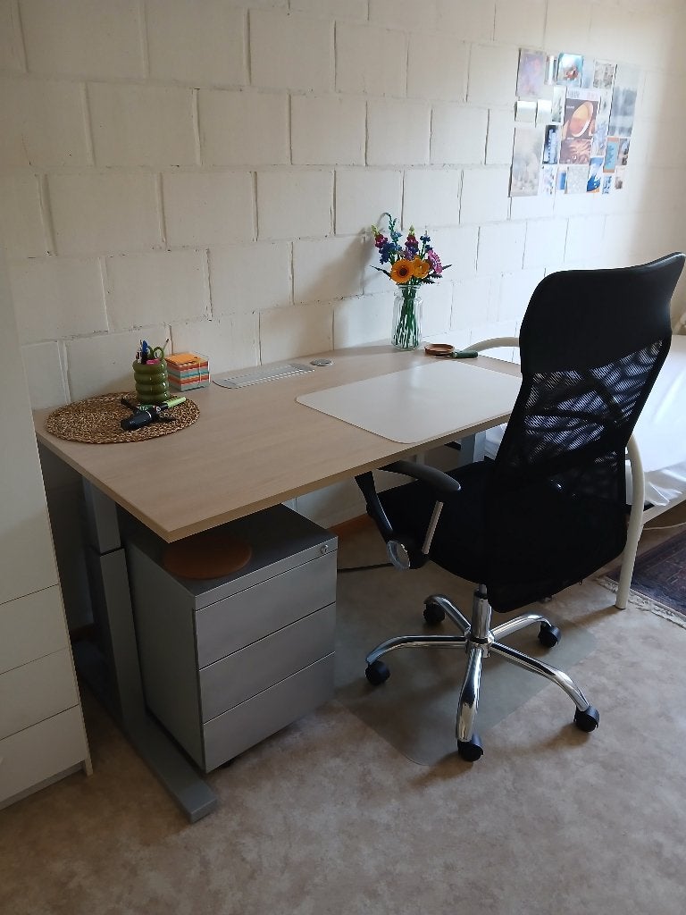 verstelbare bureau tafel,ladekast, Huis en Inrichting, Ophalen