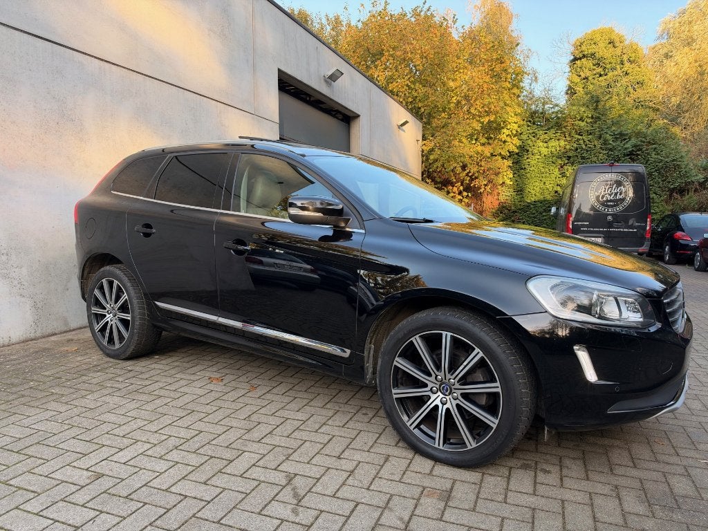 Volvo XC60 2.0 T5 Momentum Pano Xenon Navi Leder Camera Full, Autos, Cuir, Achat, Entreprise, Entretenue par le concessionnaire