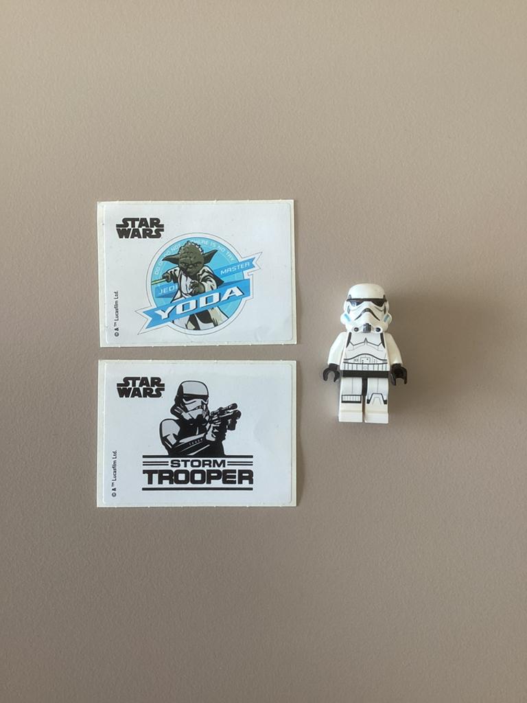 Lego star wars stormtrooper en 2 stickers als nieuw, Ophalen of Verzenden, Zo goed als nieuw, Actiefiguurtje