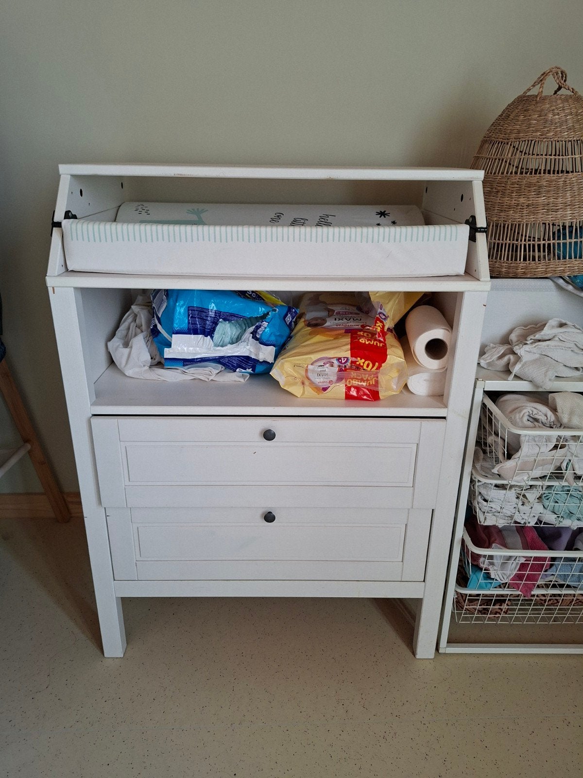 Ververstafel en babykastje met twee lades, Kinderen en Baby's, Ophalen
