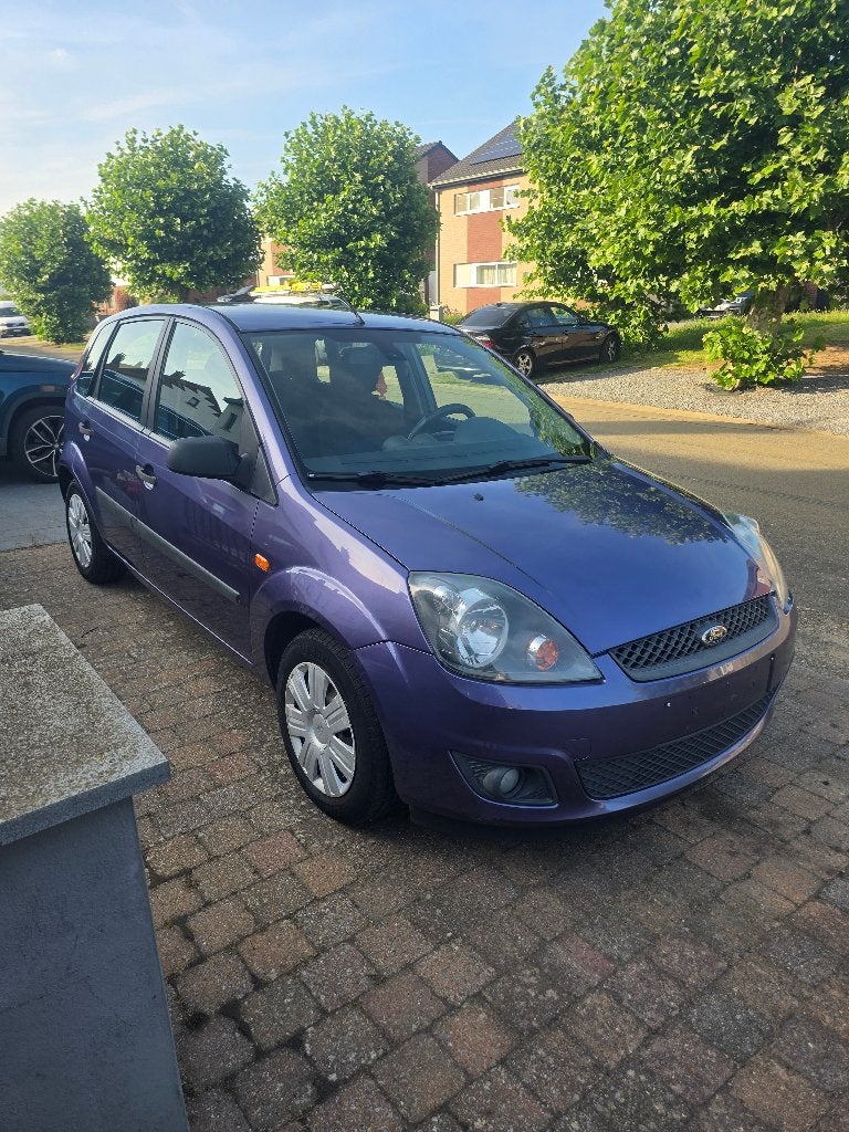 Ford fiësta benzine gekeurd voor verkoop, Auto's, Ford, Voorwielaandrijving, 1299 cc, Stof, Zwart
