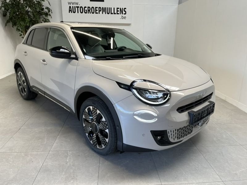 Fiat 600 1.2 Hybrid 100cv DCT La Prima, Auto's, Gebruikt, Euro 6, 1199 cc, 109 g/km