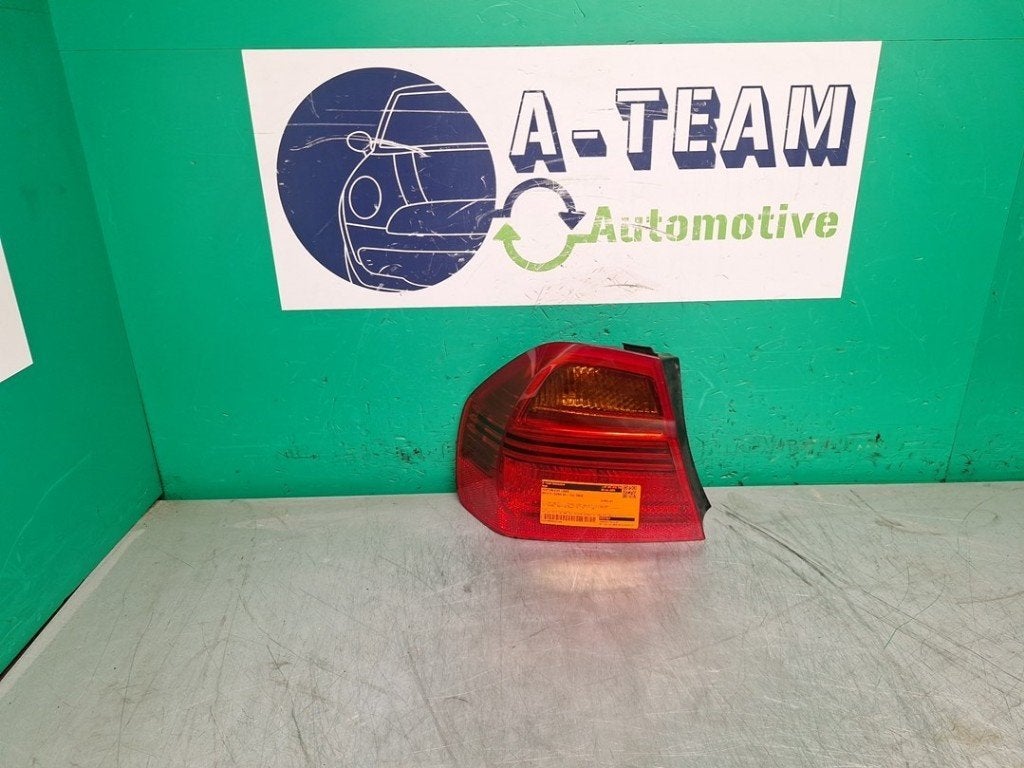 FEU ARRIÈRE GAUCHE BMW 3 serie (E90) (|6937457|), Utilisé, BMW, Petuelring 130
80809  München, DE, Bayerische Motoren Werke AG