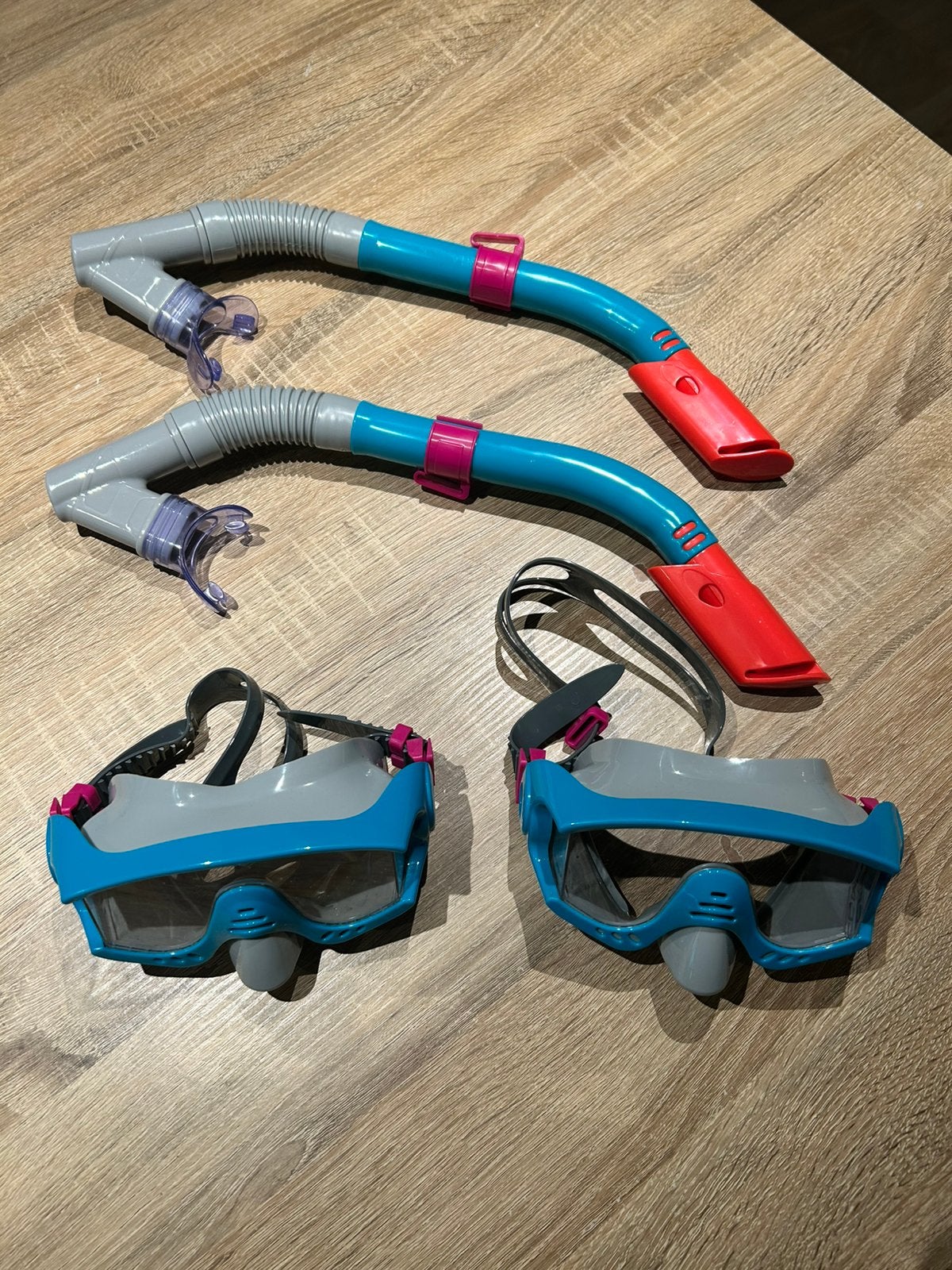 Twee snorkelsets, Sports nautiques & Bateaux, Enlèvement ou Envoi, Comme neuf, Ensemble de tuba