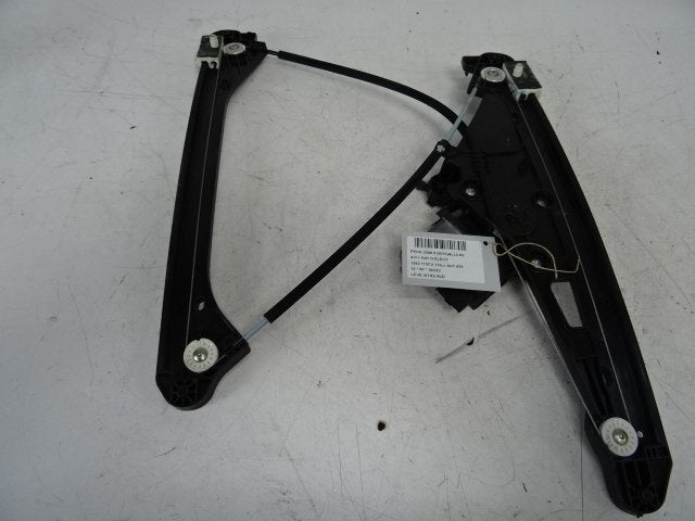 VITRE MECANISME AVANT DROIT 3008 II (M4 / MC / MJ / MR), Autos : Pièces & Accessoires, Kontakt-peugeot@peugeot.com, Utilisé, Peugeot Deutschland GmbH
