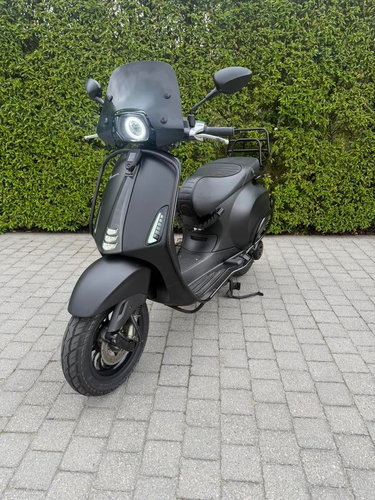 Vespa sprint A klasse, Fietsen en Brommers, Scooters | Vespa, Zo goed als nieuw, Ophalen