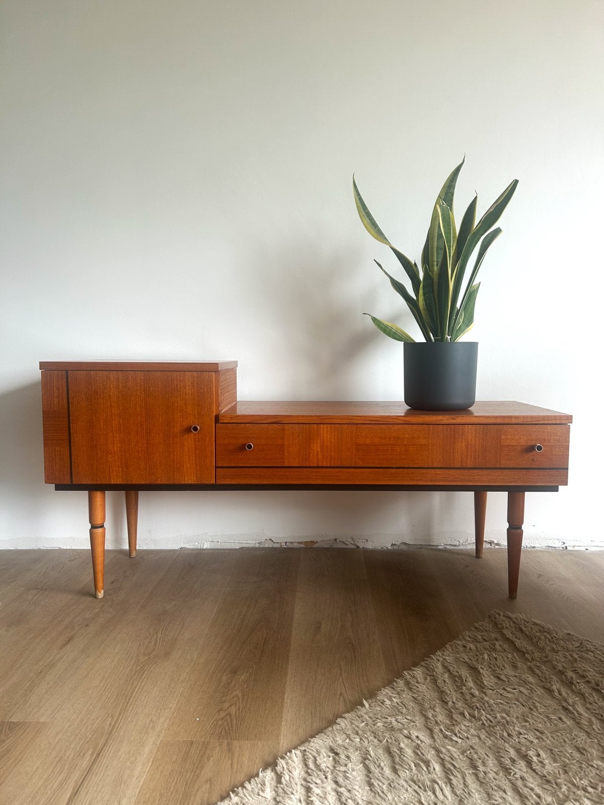 Vintage Mid-Century dressoir – ca. 1960, Huis en Inrichting, Kasten | Dressoirs, Ophalen, Gebruikt, 25 tot 50 cm, Met lade(s)