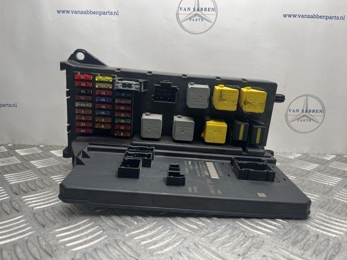 Boîte à fusibles d'un Mercedes Sprinter, -, 3 mois de garantie, Utilisé, -