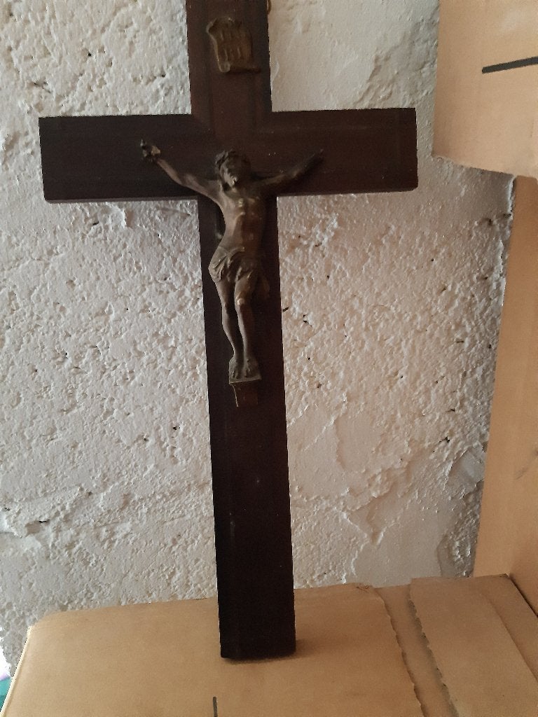 Crucifix, objets religieux, Enlèvement