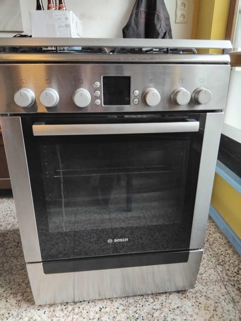 cuisiniere bosch, Gaz, 4 zones de cuisson, Enlèvement, Utilisé