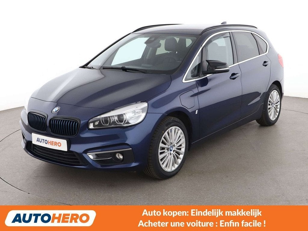 BMW 2 Serie 225 225xe Active Tourer Luxury Line (bj 2016), Auto's, BMW, Automaat, Gebruikt, Zwart, Blauw