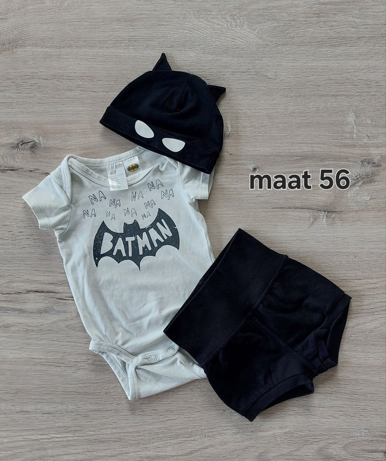 Batman maat 56: body + shortje + mutsje, Enfants & Bébés, Vêtements de bébé | Taille 56, Enlèvement