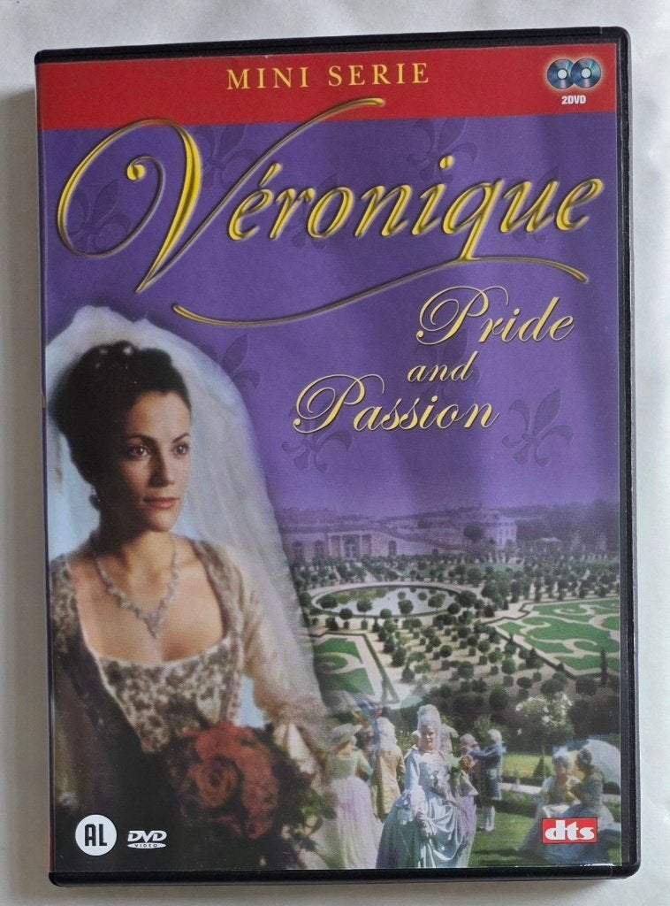 Véronique Pride and Passion (L'intégrale) comme neuf, Tous les âges, Comme neuf, Romance, Enlèvement ou Envoi