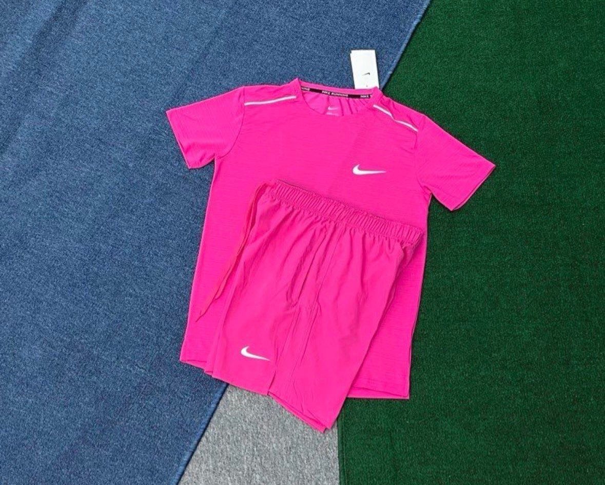 Ensembles nike (shorts & t-shirt), Vêtements | Hommes, Vêtements de sport, Enlèvement, Comme neuf