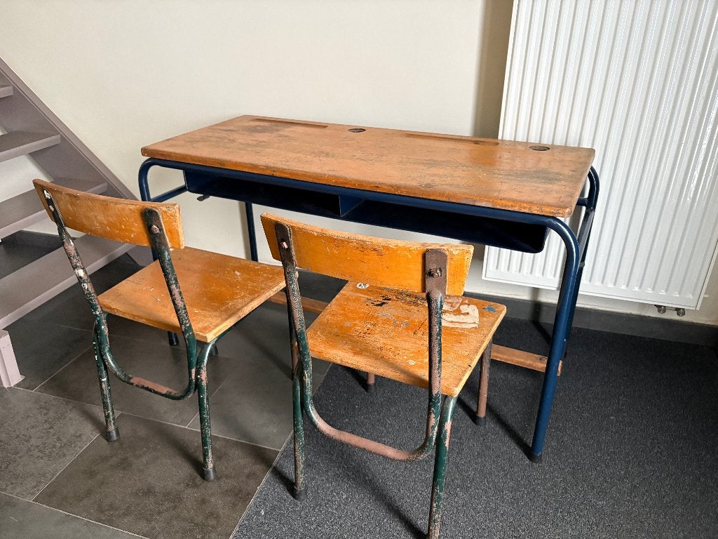 Oude schoolbank met twee stoeltjes, Autres marques, Bureau d'écolier, 110 cm, Autres styles